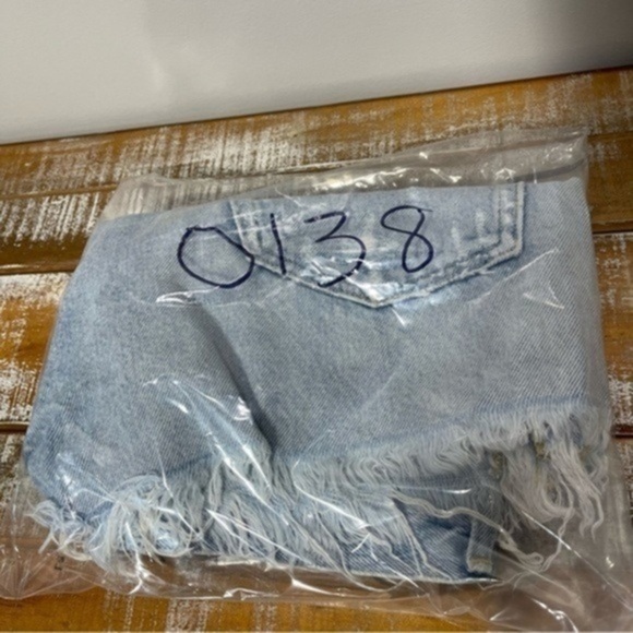 AGOLDE Parker Shorts Size 26 Color Swapmeet - Picture 16 of 16